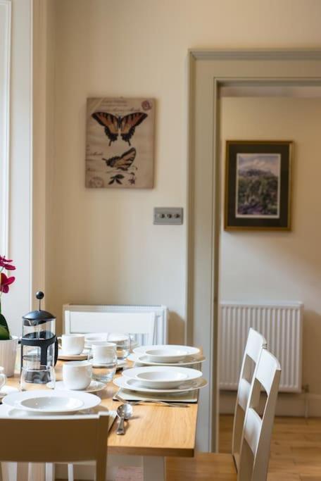 Self Catering , City Centre Apartment With Parking Εδιμβούργο Εξωτερικό φωτογραφία